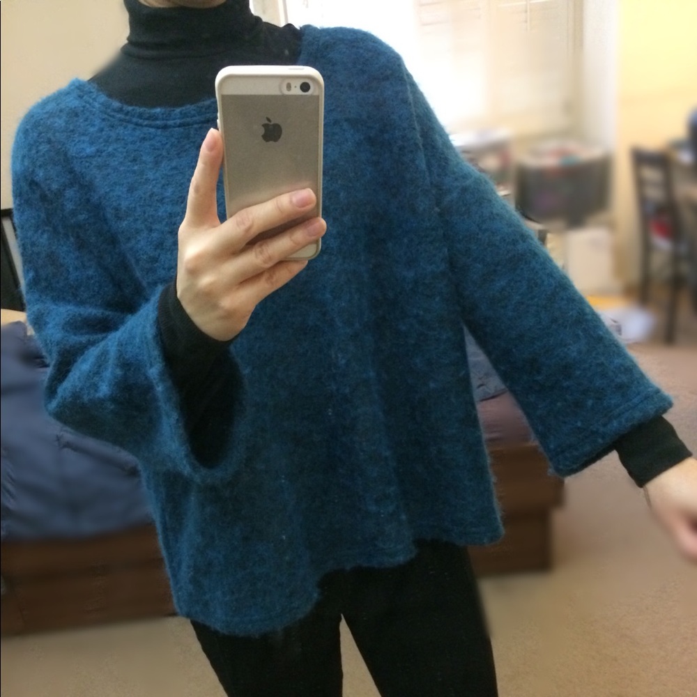 Cozy Quarter Bell Sleeves Sweater